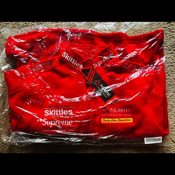 Authentic Mens XL Supreme®/Skittles Jacket Polartec® 200 fleece in color red. - Picture 5 of 7